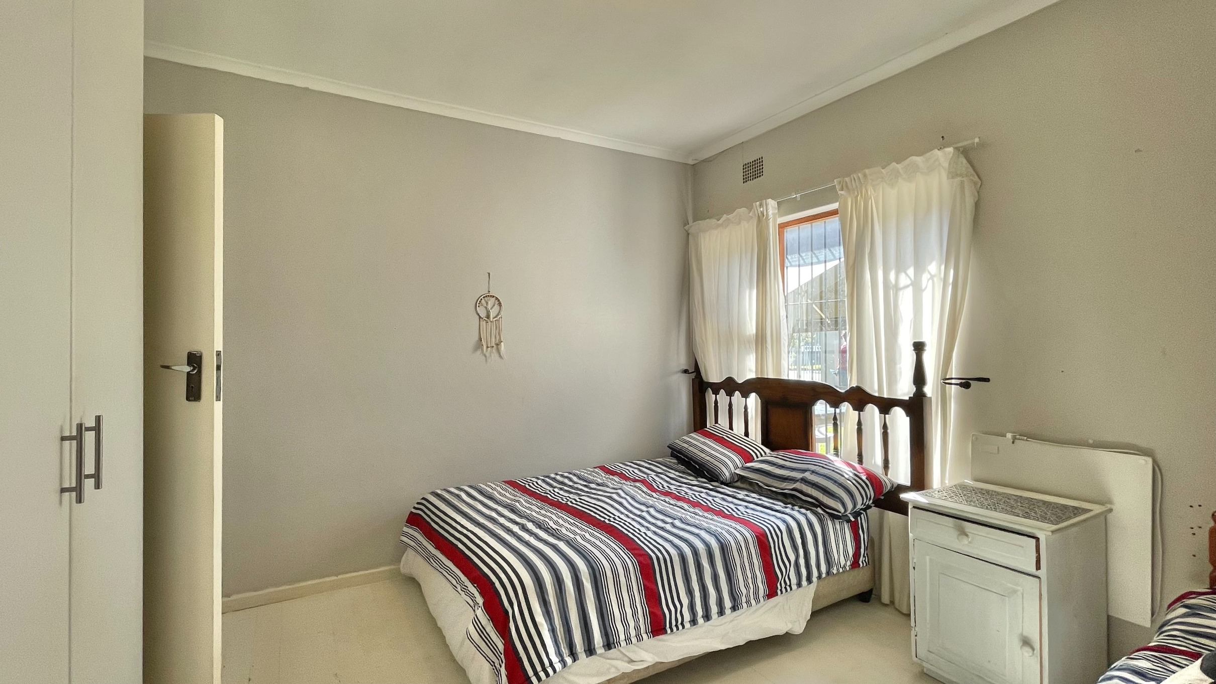 4 Bedroom Property for Sale in Roundhay Western Cape